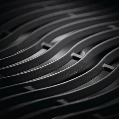 Газовый гриль NAPOLEON Rogue 425 RSB (черный, с конфоркой и вертелом)